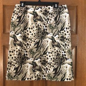 Cute mid length skirt!